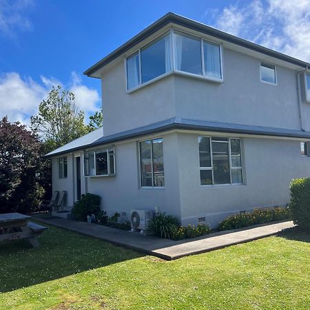 Charlesworth Villa - Christchurch Holiday Homes ภายนอก รูปภาพ