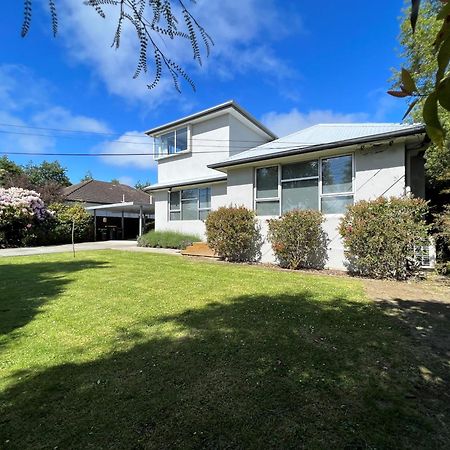 Charlesworth Villa - Christchurch Holiday Homes ภายนอก รูปภาพ