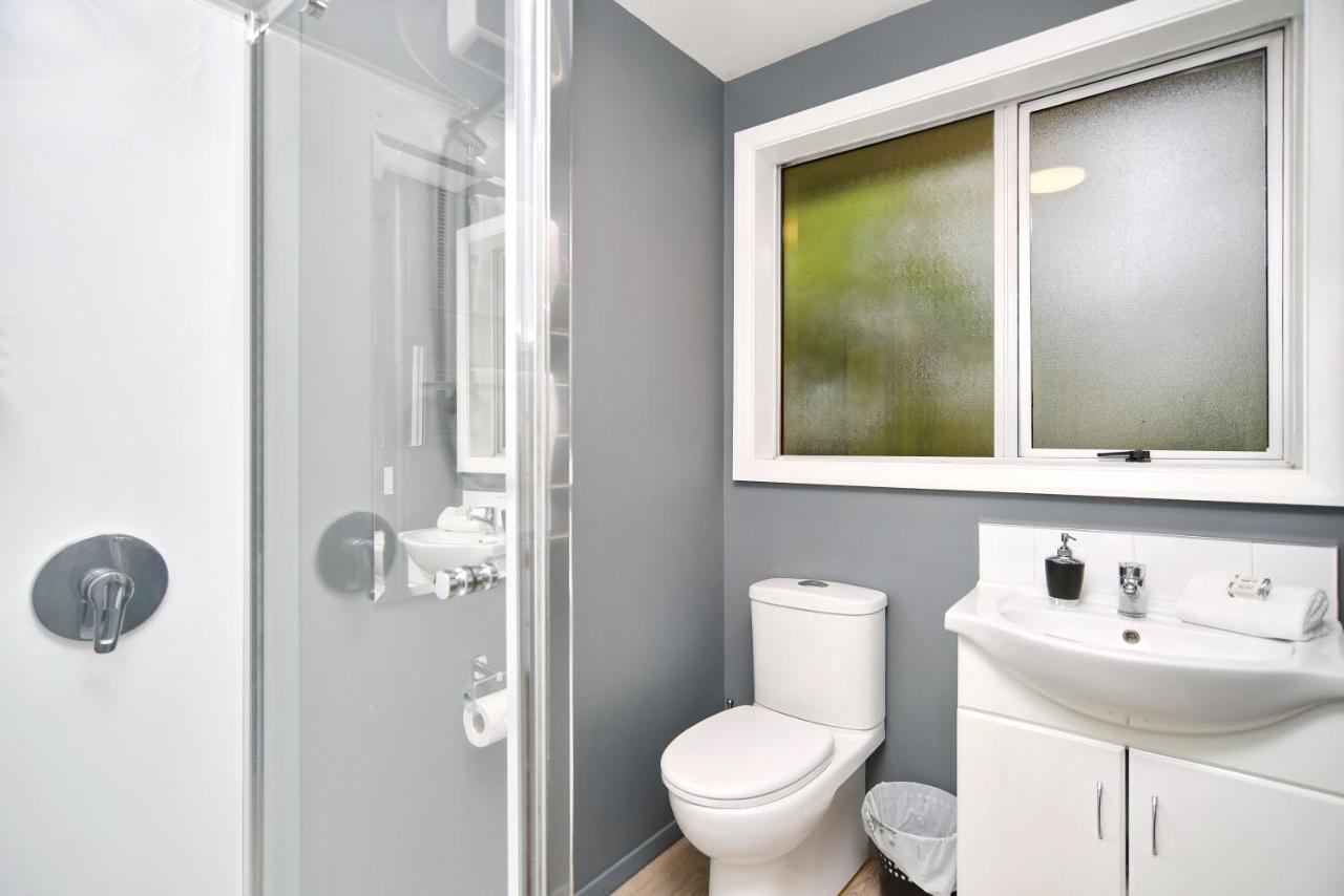 Charlesworth Villa - Christchurch Holiday Homes ภายนอก รูปภาพ