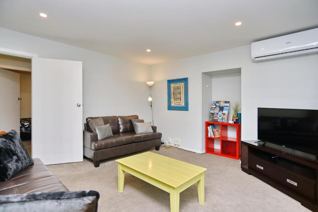 Charlesworth Villa - Christchurch Holiday Homes ภายนอก รูปภาพ