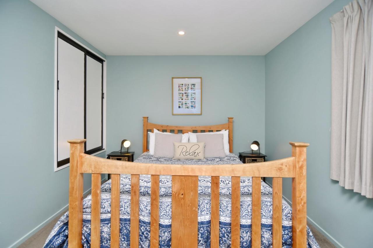 Charlesworth Villa - Christchurch Holiday Homes ภายนอก รูปภาพ