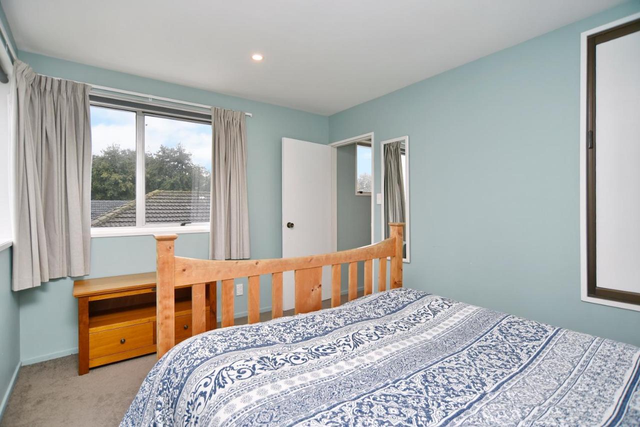 Charlesworth Villa - Christchurch Holiday Homes ภายนอก รูปภาพ