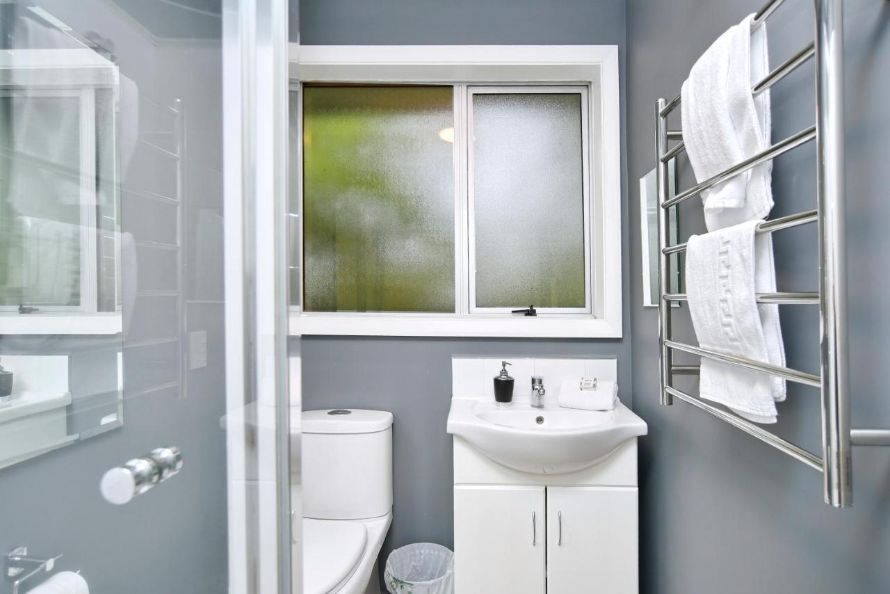 Charlesworth Villa - Christchurch Holiday Homes ภายนอก รูปภาพ