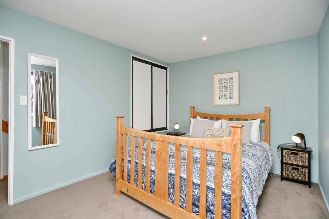 Charlesworth Villa - Christchurch Holiday Homes ภายนอก รูปภาพ