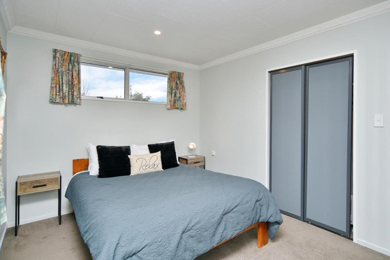 Charlesworth Villa - Christchurch Holiday Homes ภายนอก รูปภาพ
